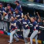 ¡Final de locura! Estados Unidos vence 2-1 a República Dominicana y avanza a la final del Clásico Mundial de Béisbol 2026 tras un polémico ponche final.
