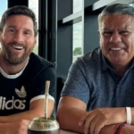 Lionel Messi y la AFA demandados en Miami por 7 mdd. VID Music Group acusa fraude tras la ausencia del astro ante Venezuela. Detalles del juicio en Florida.