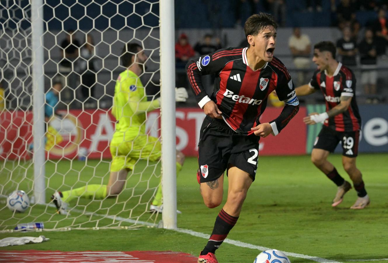River venció 1-0 a Bragantino con un gol agónico de Martínez Quarta y lidera el Grupo H de la Copa Sudamericana 2026 con 7 puntos.